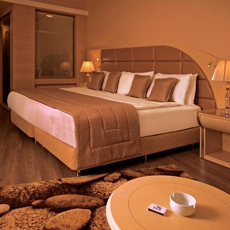 Eser Premium Hotel&Spa Büyükçekmece Exterior foto A room at the hotel