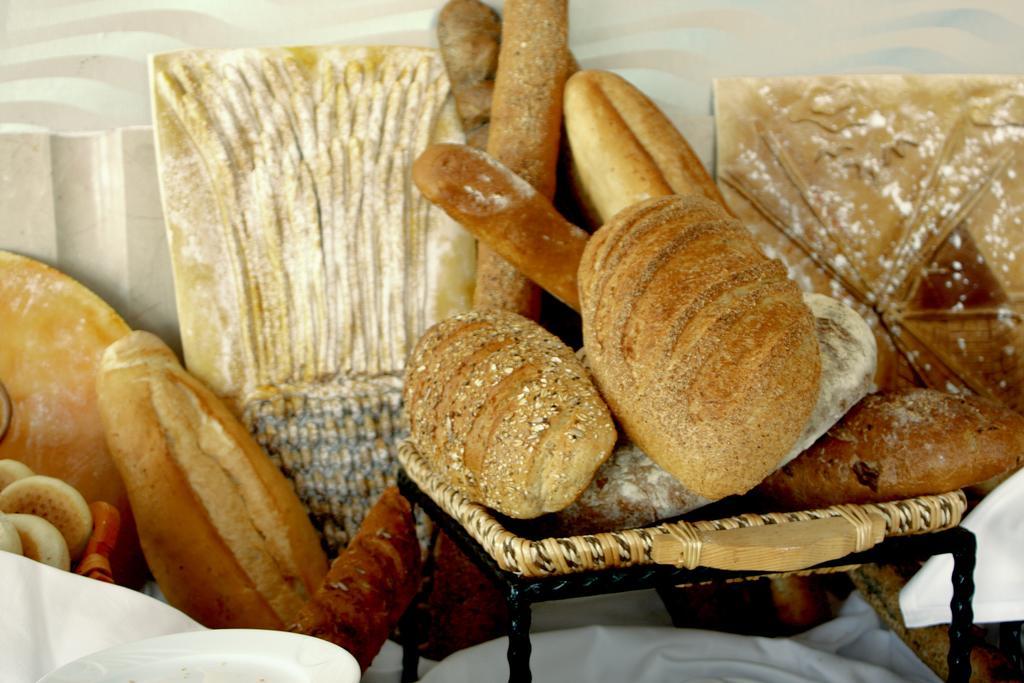 Eser Premium Hotel&Spa Büyükçekmece Exterior foto Bread