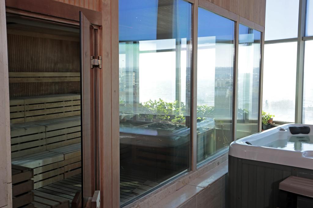 Eser Premium Hotel&Spa Büyükçekmece Exterior foto A sauna in a spa