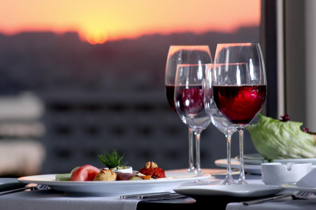 Eser Premium Hotel&Spa Büyükçekmece Exterior foto Wine glasses